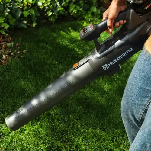 Soprador Husqvarna Aspire B8X Bateria 4Ah + Carregador